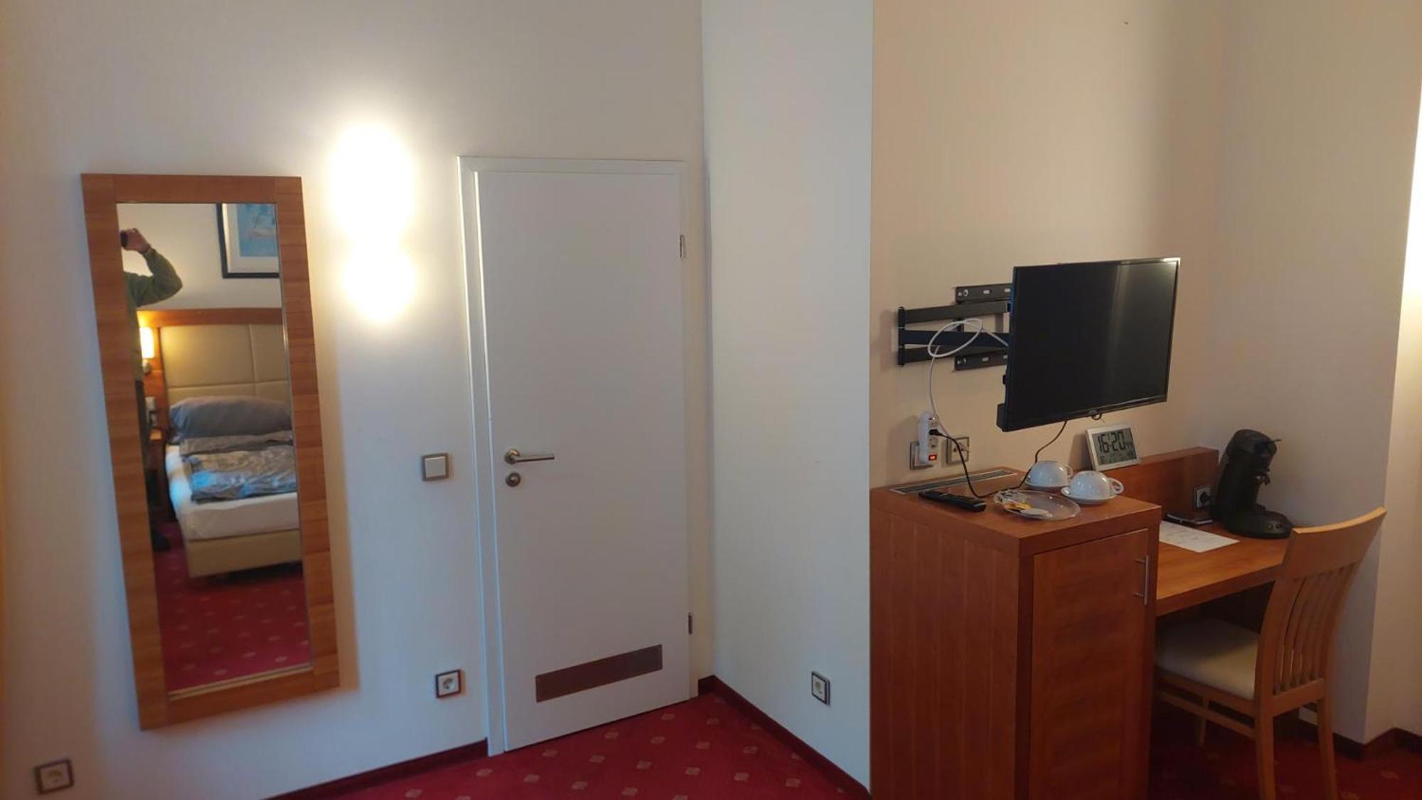 Die Villa, Zimmer 26, Dz Leverkusen Extérieur photo