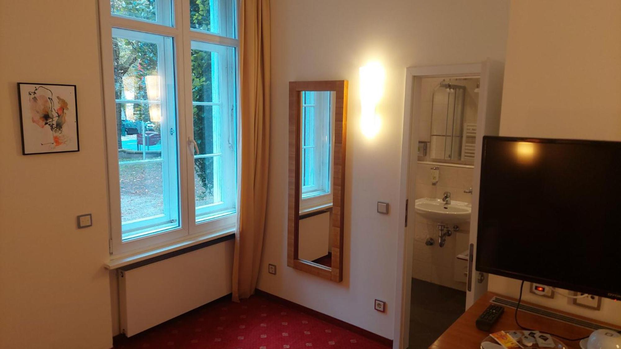 Die Villa, Zimmer 26, Dz Leverkusen Extérieur photo