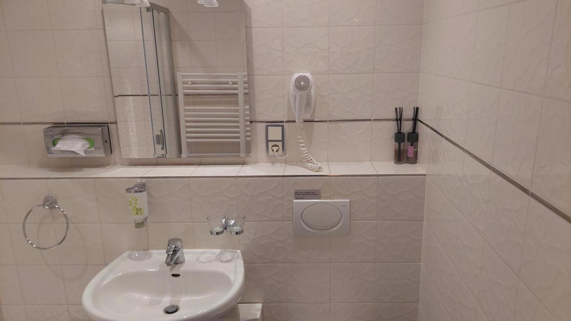 Die Villa, Zimmer 26, Dz Leverkusen Extérieur photo